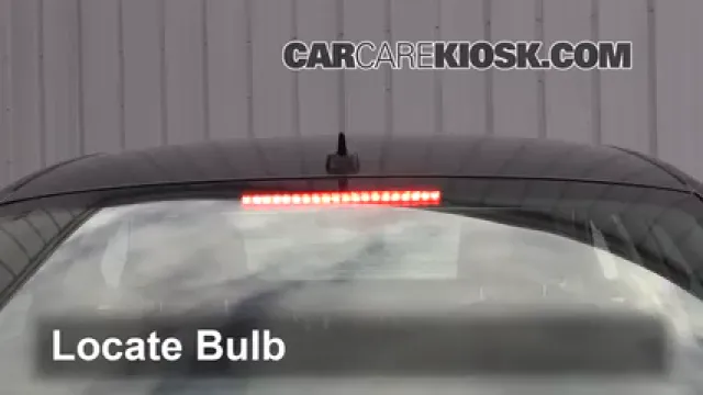 2011 Audi A6 Quattro 3.0L V6 Supercharged Éclairage Feu de freinage central (remplacer l'ampoule)